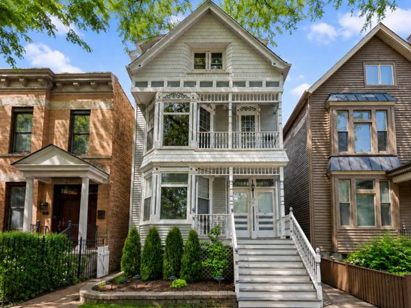 3722 N Bosworth Avenue, Unit 1R, Chicago, IL 60613
