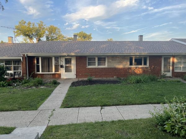552 W Palatine Road, Unit 552, Palatine, IL 60067