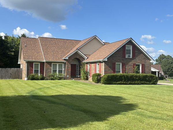 1985 Waywick Dr, Clarksville, TN 37043