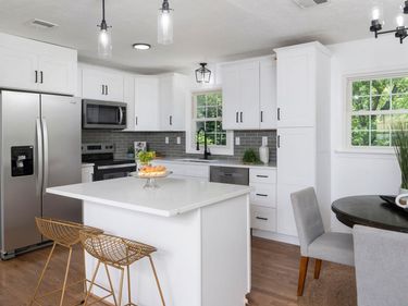 2208 BANBURY ST, Charlottesville, VA 22901