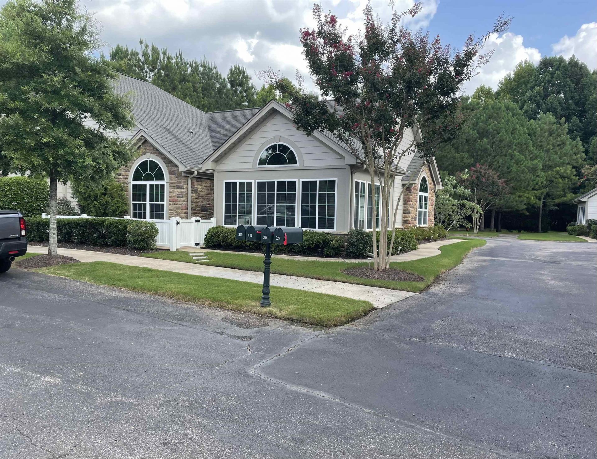 310 STONEVILLAGE DR E Collierville, TN 38017