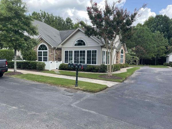 310 STONEVILLAGE DR E, Unit 9, Collierville, TN 38017