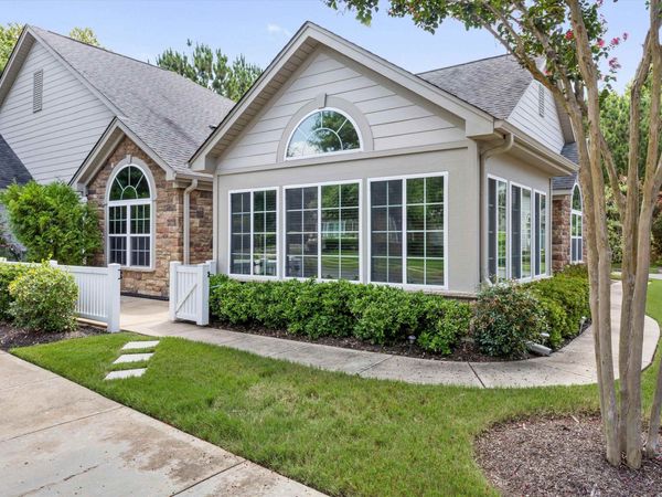 310 STONEVILLAGE DR E, Unit 9, Collierville, TN 38017