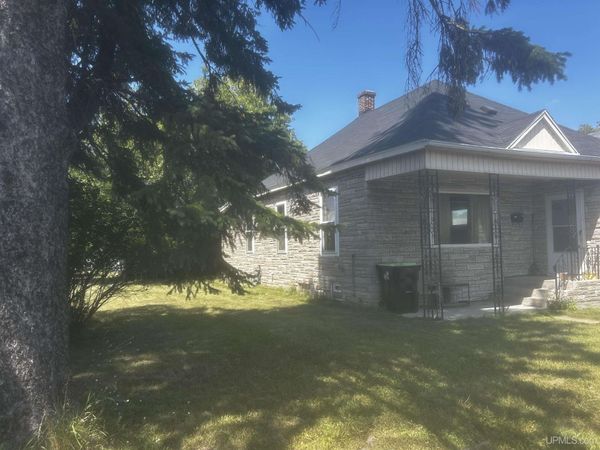 1232 S Milwaukee Avenue, Iron Mountain, MI 49801
