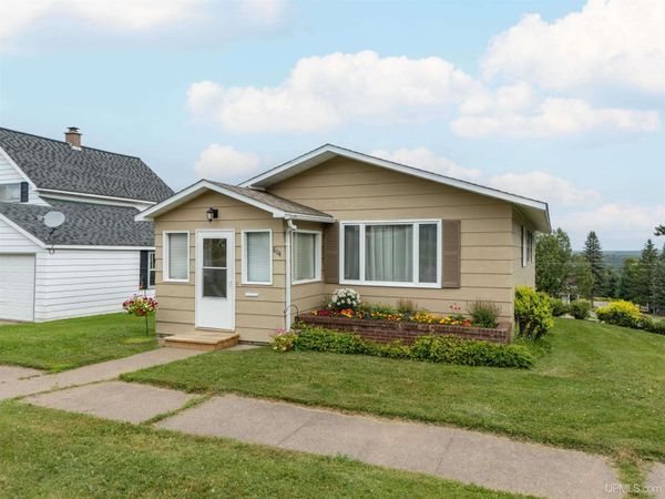 804 Erie Avenue, Crystal Falls, MI 49920