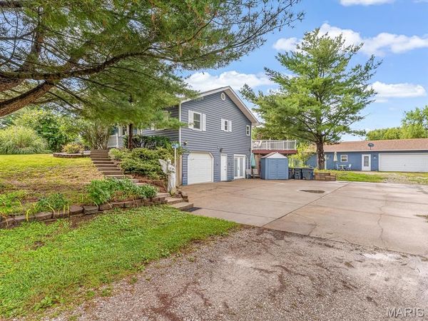 7709 Goshen Road, Edwardsville, IL 62025