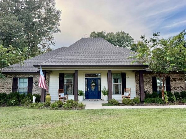405 SKY BLUE Drive, Pineville, LA 71360