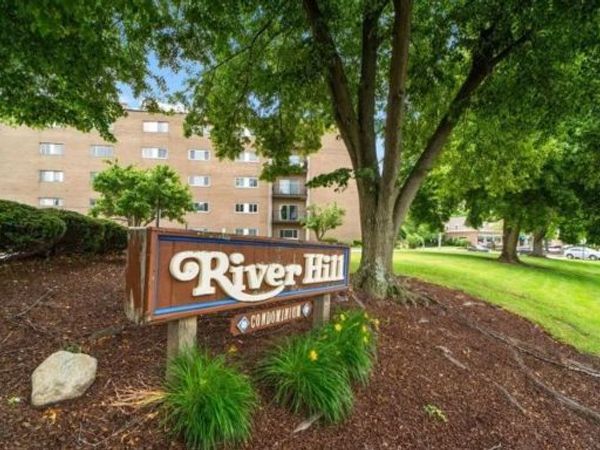 20333 Detroit Road, Unit 502A, Rocky River, OH 44116