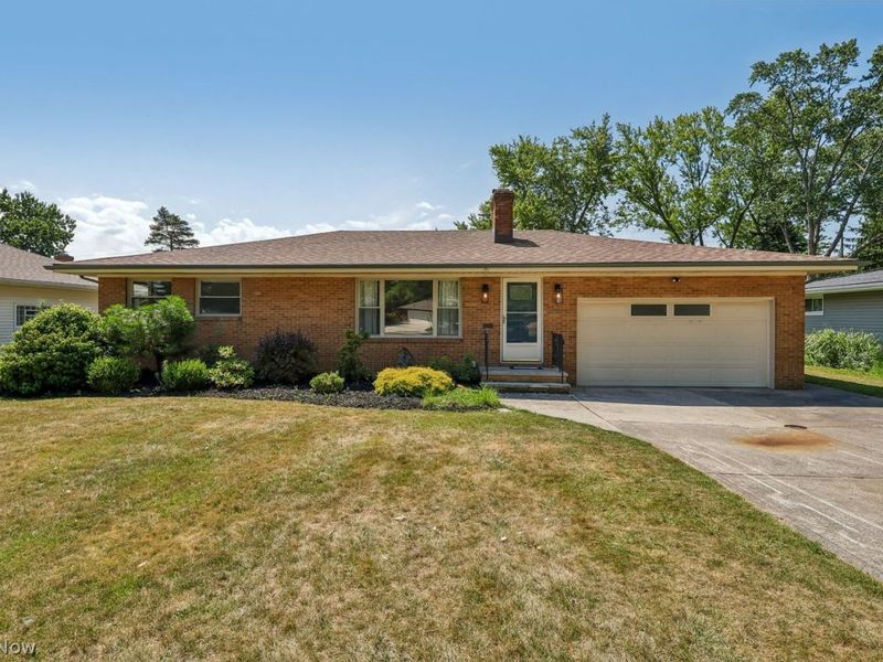 270 Starlight Drive, Seven Hills, OH 44131 Photo 1