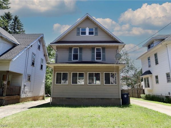 44 E Brookside Avenue , Akron, OH 44301