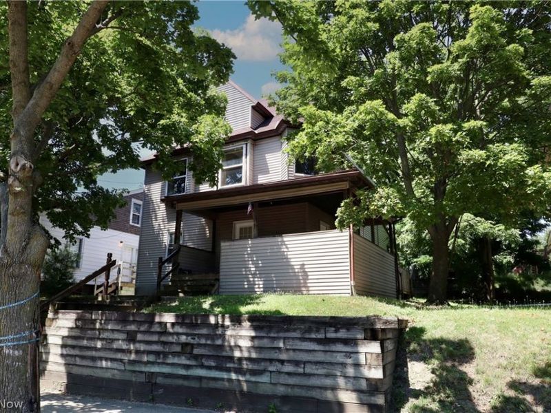 835 Kenmore Boulevard , Akron, OH 44314 Photo 2