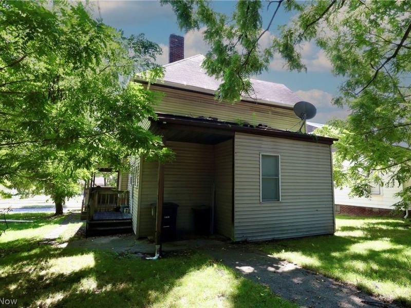 835 Kenmore Boulevard , Akron, OH 44314 Photo 3