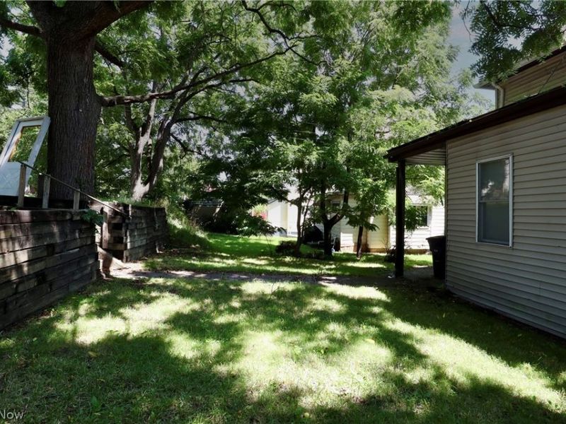 835 Kenmore Boulevard , Akron, OH 44314 Photo 5