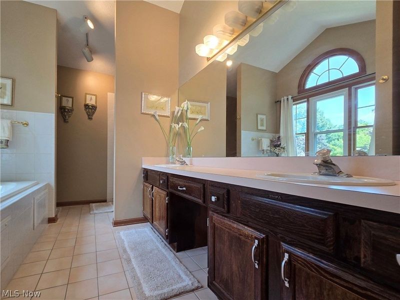 2867 Mapleview Lane , Avon, OH 44011 Photo 17