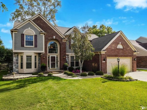 843 Regents Park Drive, Monroe, MI 48161