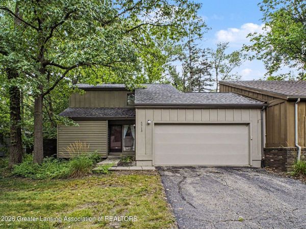 5713 Paige Court, East Lansing, MI 48823