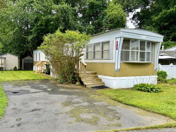 229 Miller St, Unit F4, Ludlow, MA 01056