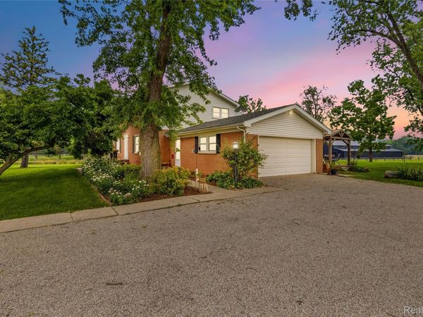 4925 S Huron River Drive, Berlin Township, Mi 48134