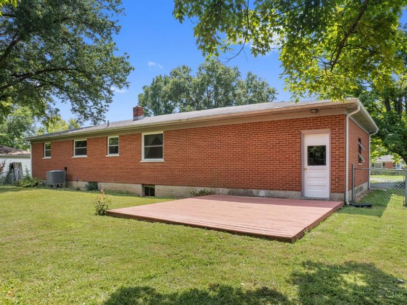 1056 Terrydel Lane, Pierce Twp, OH 45245 Photo 9