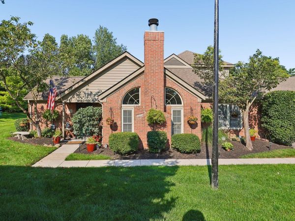 884 Village Brook Way , Columbus, OH 43235