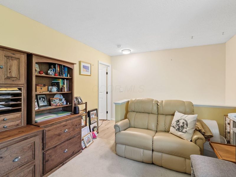 884 Village Brook Way , Columbus, OH 43235 Photo 33