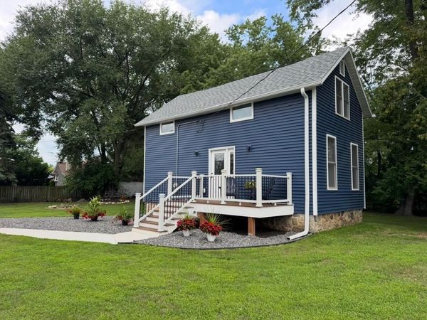 105 Roberts ROAD, Dousman, WI 53118