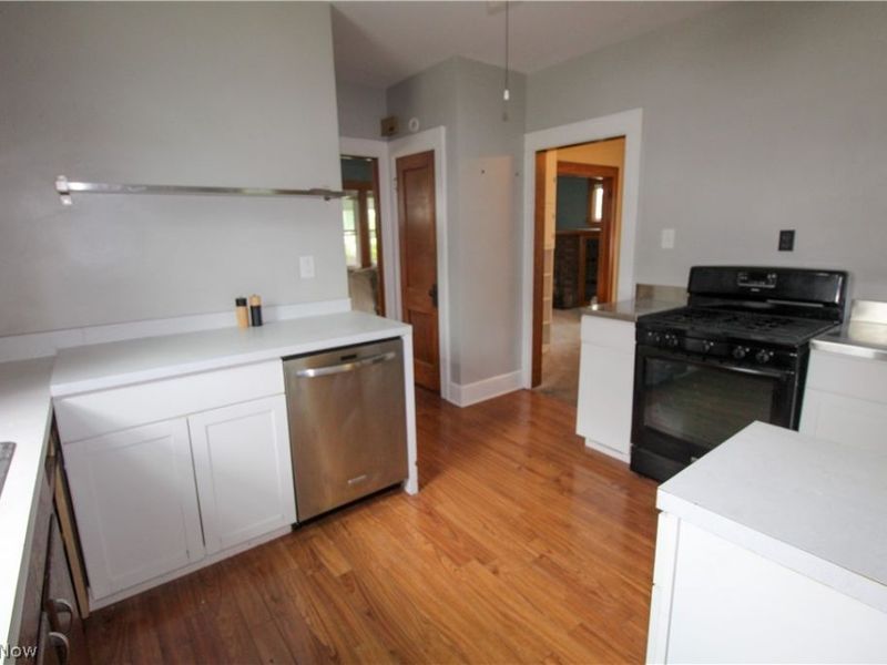 543 W Maple Street , North Canton, OH 44720 Photo 10