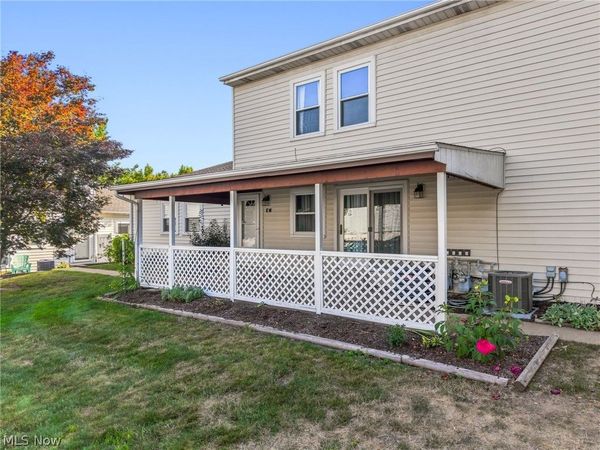 2547 Royal County Down , Unit C, Uniontown, OH 44685