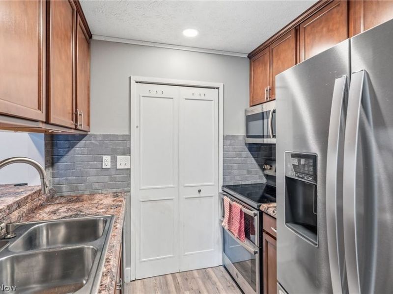 2547 Royal County Down , Unit C, Uniontown, OH 44685 Photo 15