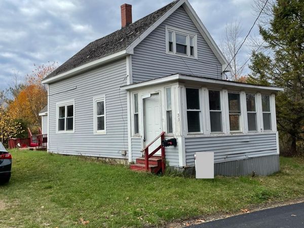 33 Pleasant Street , Calais, ME 04619