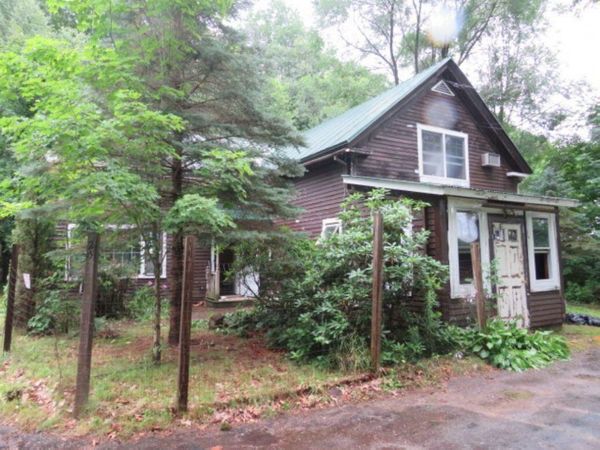 24 S Hillside Street , Roxbury, ME 04275