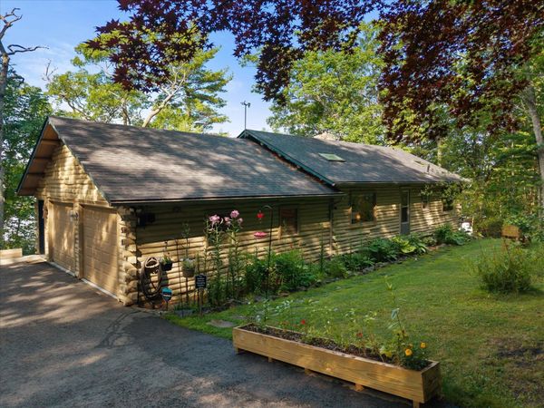 558 River Road , Bucksport, ME 04416