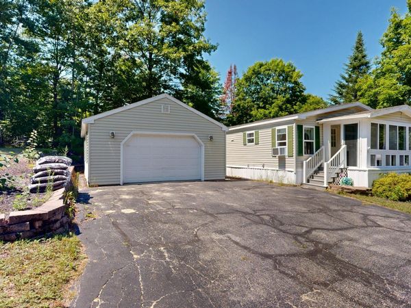 3 Meadow Drive , Turner, ME 04282