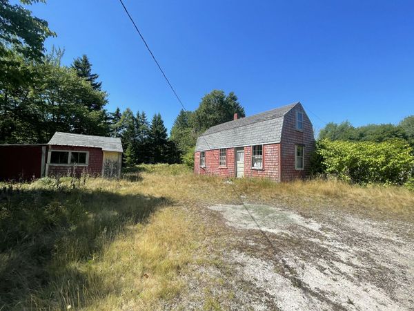 106 N Main Street , Stonington, ME 04681