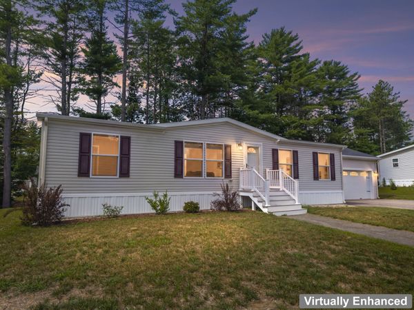 15 Trent Drive, Lisbon, ME 04250