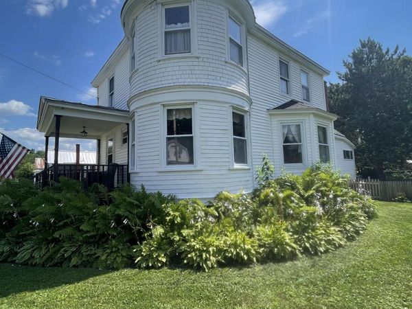 27 Murray Street, Bingham, ME 04920