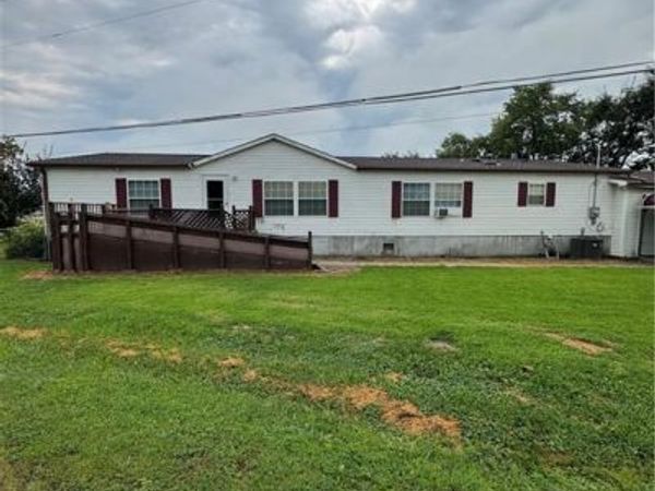 3008 SW Lakefront Lane, St Joseph, MO 64504
