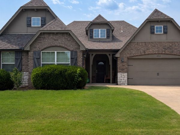 15512 E Place N, Owasso, OK 74055