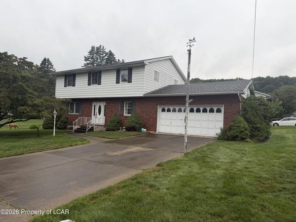 28 White Rock Terrace, Courtdale, PA 18704