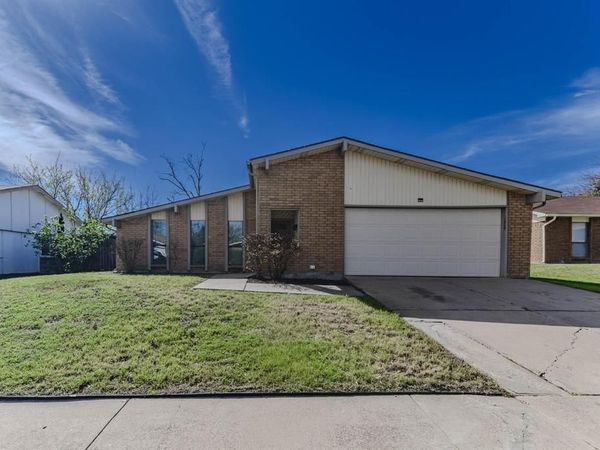 3510 Chamberland Drive, Arlington, TX 76014