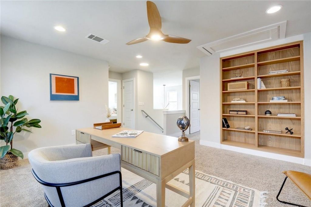 7408 Buchholz St, Austin, TX 78745 Main Photo