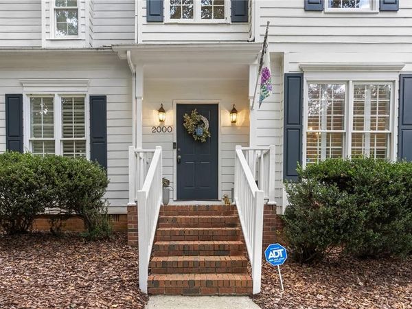 2000 Warwickshire Drive, Greensboro, NC 27455