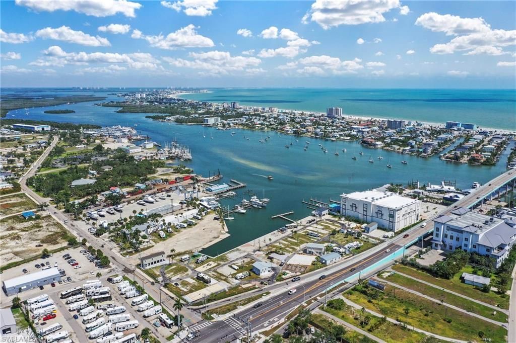 19281 #3 San Carlos Blvd, Fort Myers Beach, FL 33931 Photo