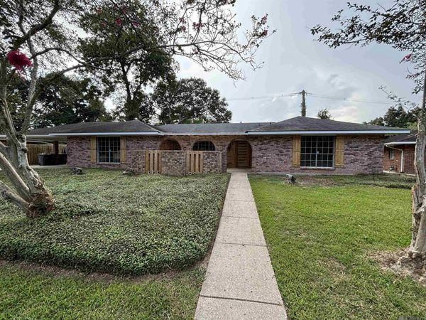 865 Seyburn Ct, Baton Rouge, LA 70808