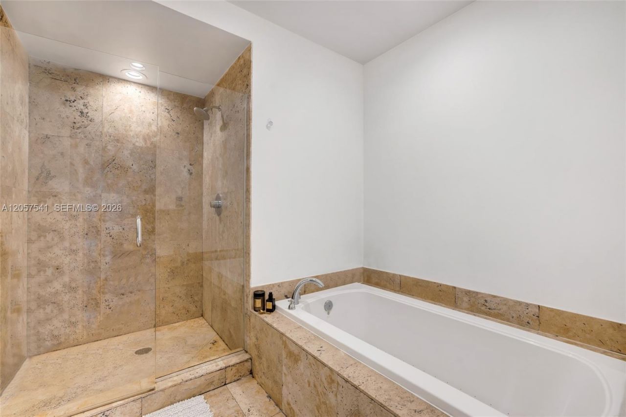 7901 Hispanola Ave , Unit 2006, North Bay Village, FL 33141 Photo