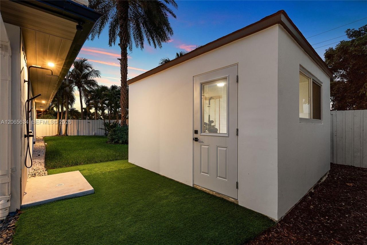 2153 Imperial Point Dr, Fort Lauderdale, FL 33308 Photo