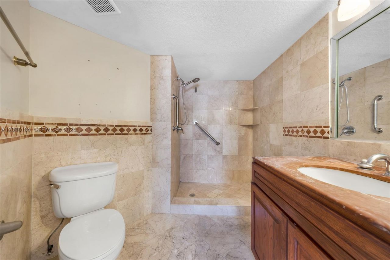 9405 Fontainebleau Blvd, Unit 112, Miami, FL 33172 Photo