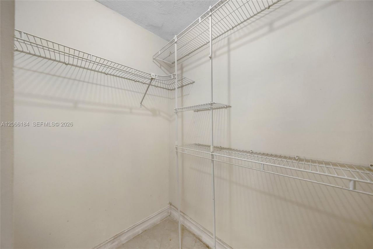 9405 Fontainebleau Blvd, Unit 112, Miami, FL 33172 Photo