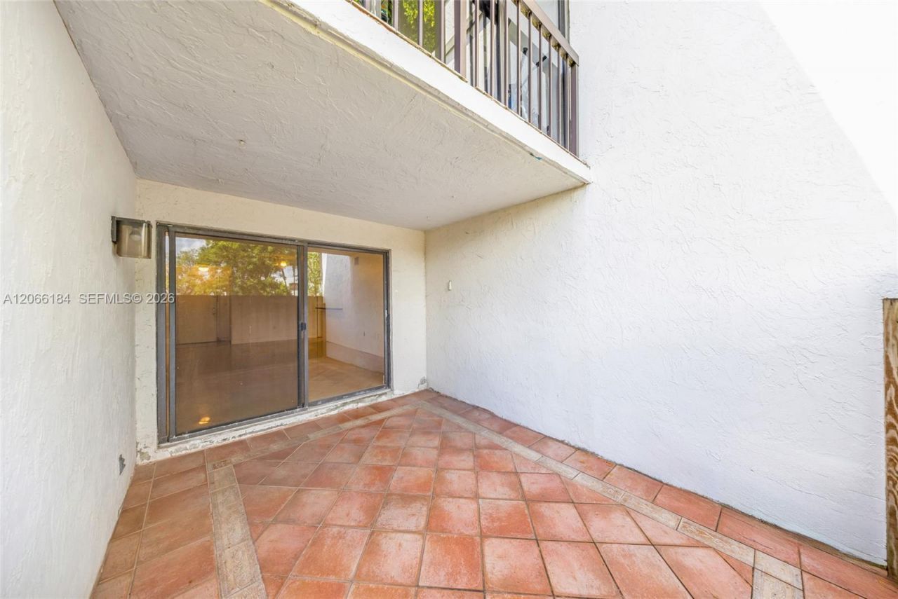 9405 Fontainebleau Blvd, Unit 112, Miami, FL 33172 Photo