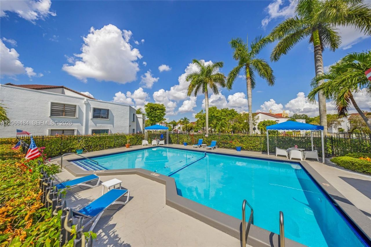 9405 Fontainebleau Blvd, Unit 112, Miami, FL 33172 Photo